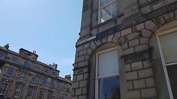 Authentic Central 3-Bedroom Apartment