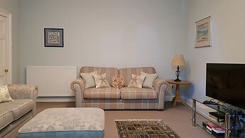 Authentic Central 3-Bedroom Apartment