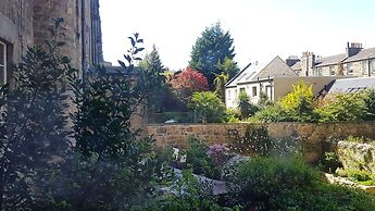 Authentic Central 3-Bedroom Apartment