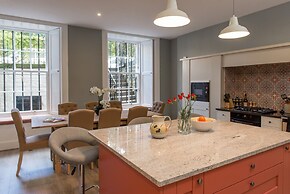 Authentic Central 3-Bedroom Apartment