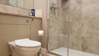 Authentic Central 3-Bedroom Apartment