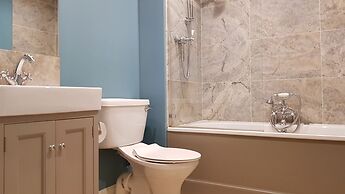 Authentic Central 3-Bedroom Apartment