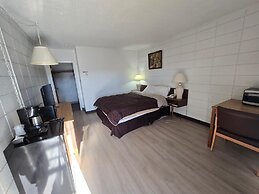 Camelot Court Motel