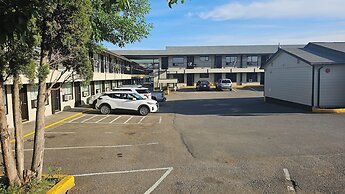 Camelot Court Motel