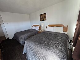 Camelot Court Motel