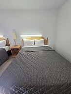 Camelot Court Motel