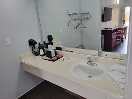 Scottish Inn & Suites