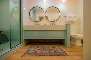 The Russell Nashville