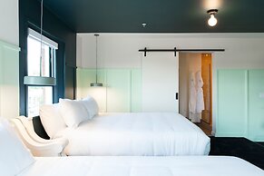 The Russell Nashville