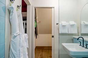 The Russell Nashville