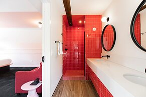 The Russell Nashville