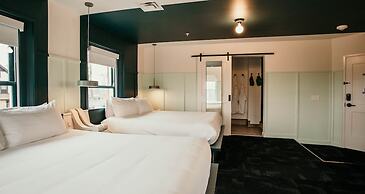 The Russell Nashville