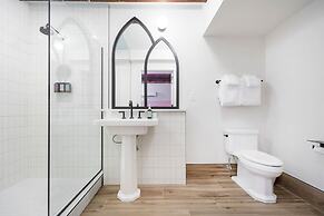 The Russell Nashville