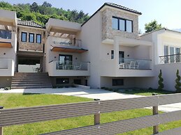 Bella Vista Luxury Apartments