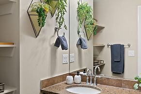 GLOBALSTAY. Downtown Calgary Apartments. Free parking