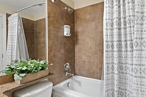 GLOBALSTAY. Downtown Calgary Apartments. Free parking