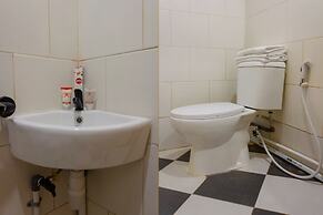 OYO 737 Kamar Keluarga Mahkota 8