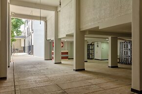 OYO 737 Kamar Keluarga Mahkota 8