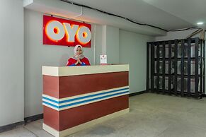 OYO 737 Kamar Keluarga Mahkota 8