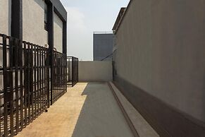 OYO 737 Kamar Keluarga Mahkota 8