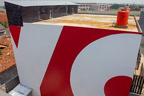 OYO 737 Kamar Keluarga Mahkota 8