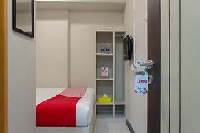 OYO 737 Kamar Keluarga Mahkota 8