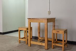 OYO 737 Kamar Keluarga Mahkota 8