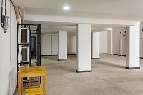 OYO 737 Kamar Keluarga Mahkota 8