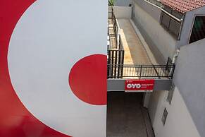 OYO 737 Kamar Keluarga Mahkota 8