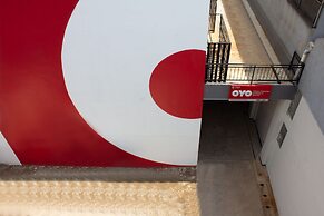 OYO 737 Kamar Keluarga Mahkota 8