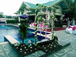 Villa Esmeralda Bryan's Resort Hotel and Restaurant