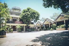 Villa Esmeralda Bryan's Resort Hotel and Restaurant