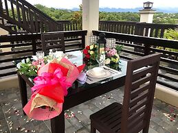 Villa Esmeralda Bryan's Resort Hotel and Restaurant