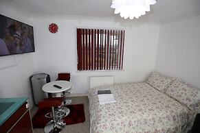 Lovely Studio Apartments - Thamesmead