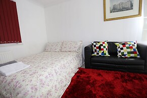Lovely Studio Apartments - Thamesmead