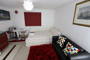 Lovely Studio Apartments - Thamesmead