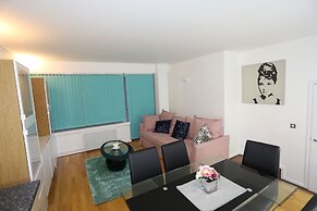 Beautiful 2 beds Woolwich Central Apt