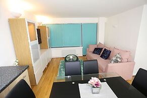 Beautiful 2 beds Woolwich Central Apt