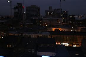 Beautiful 2 beds Woolwich Central Apt