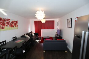 Beautiful 3 Beds House - Thamesmead