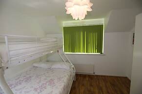 Beautiful 3 Beds House - Thamesmead