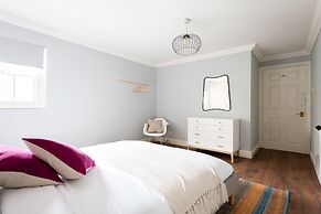 The Old Station House - Stylish & Central 2bdr Apartment