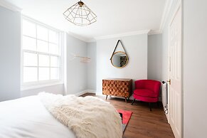 The Old Station House - Stylish & Central 2bdr Apartment