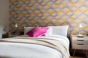 The Old Station House - Stylish & Central 2bdr Apartment