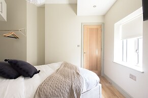 The Soho Loft - Elegant & Modern 1bdr in Soho
