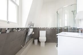 The Soho Loft - Elegant & Modern 1bdr in Soho