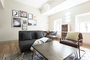 The Soho Loft - Elegant & Modern 1bdr in Soho