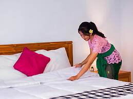 Full Moon Guest House