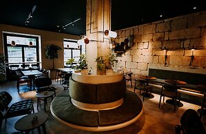 Exmo Hotel by Olivia