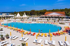 Arena Grand Kazela Camping Homes